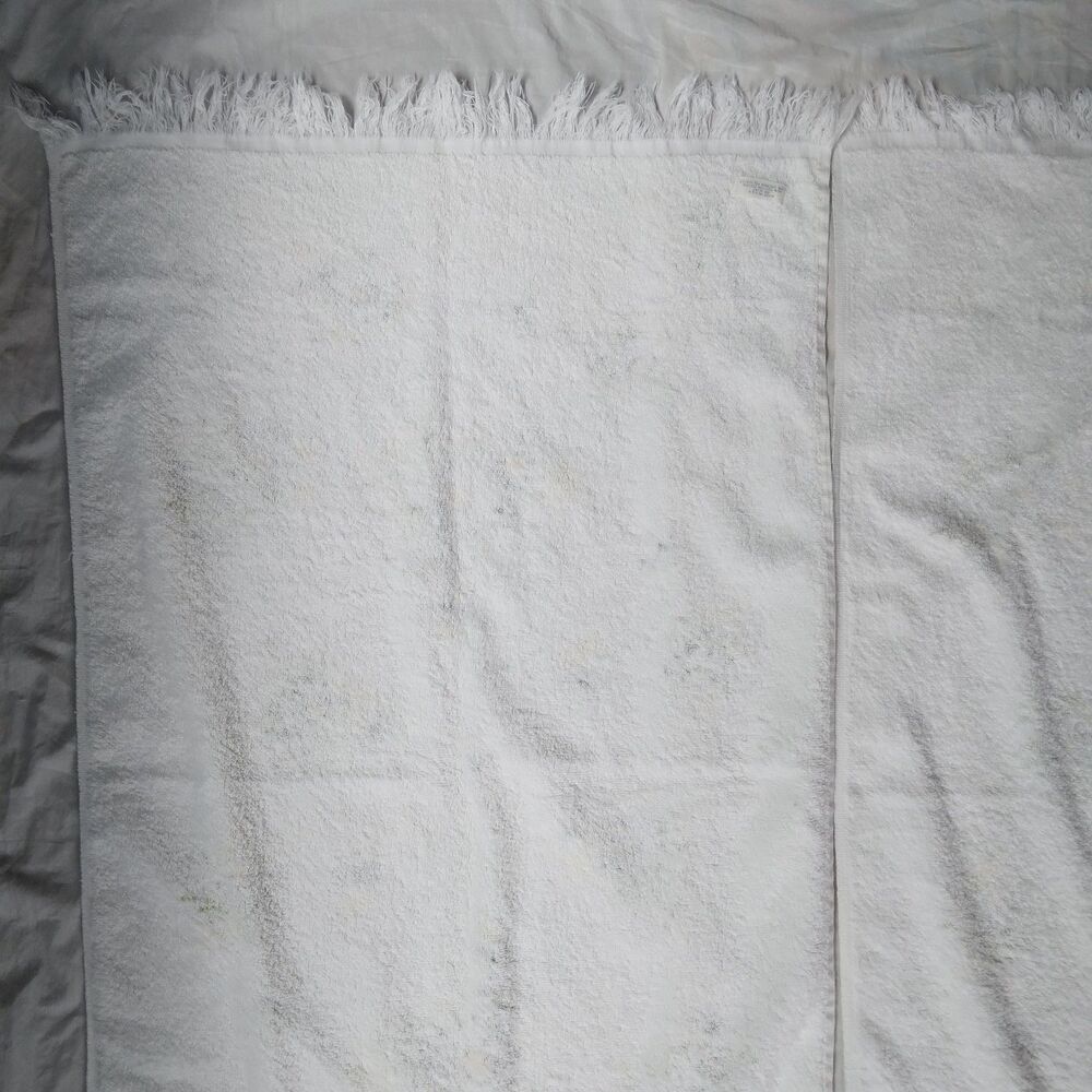 2 Vintage Bath Towel White With Yellow Flowers MCM Fringe Cottagecore USA - Picture 14 of 16